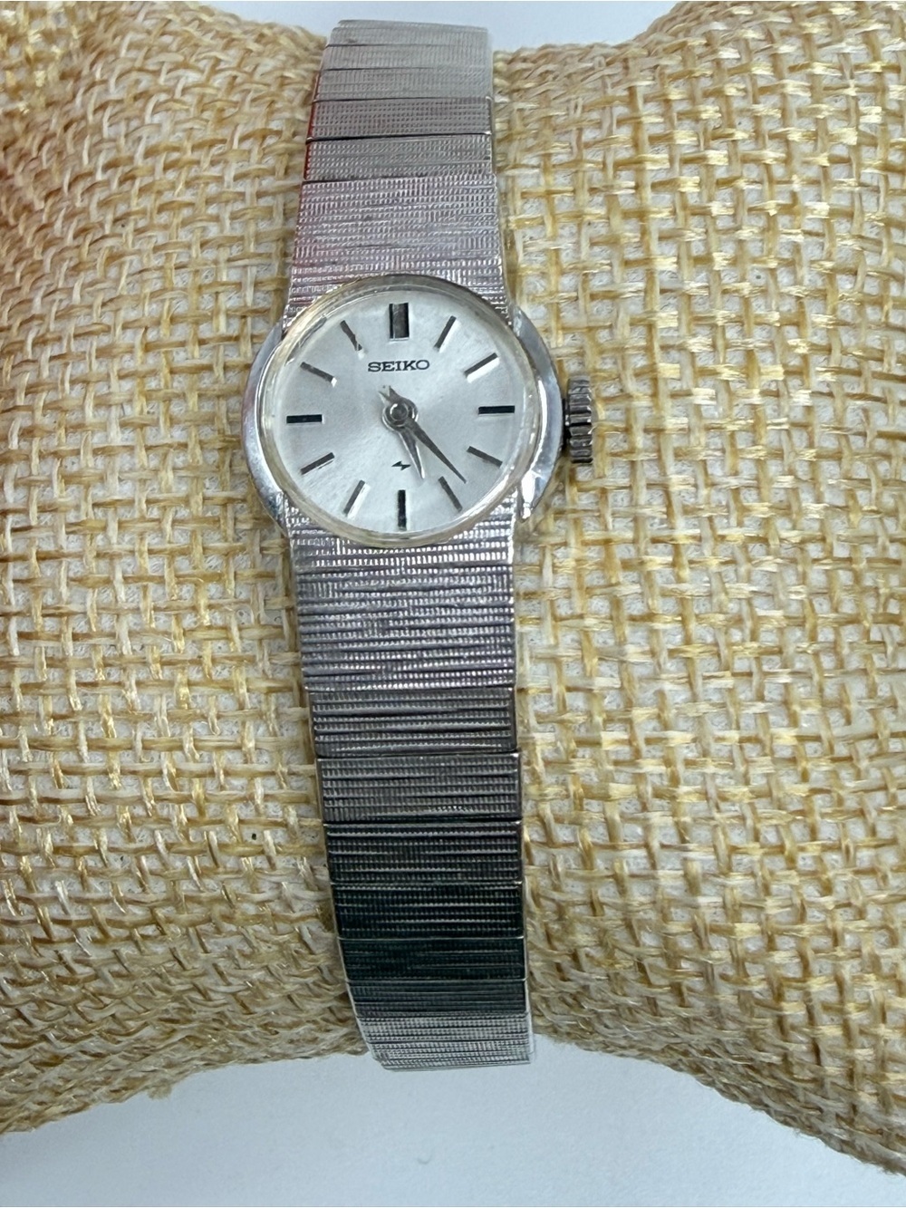 vintage Seiko cocktail watch 1970s silver tone 11-0069 classic mechanical